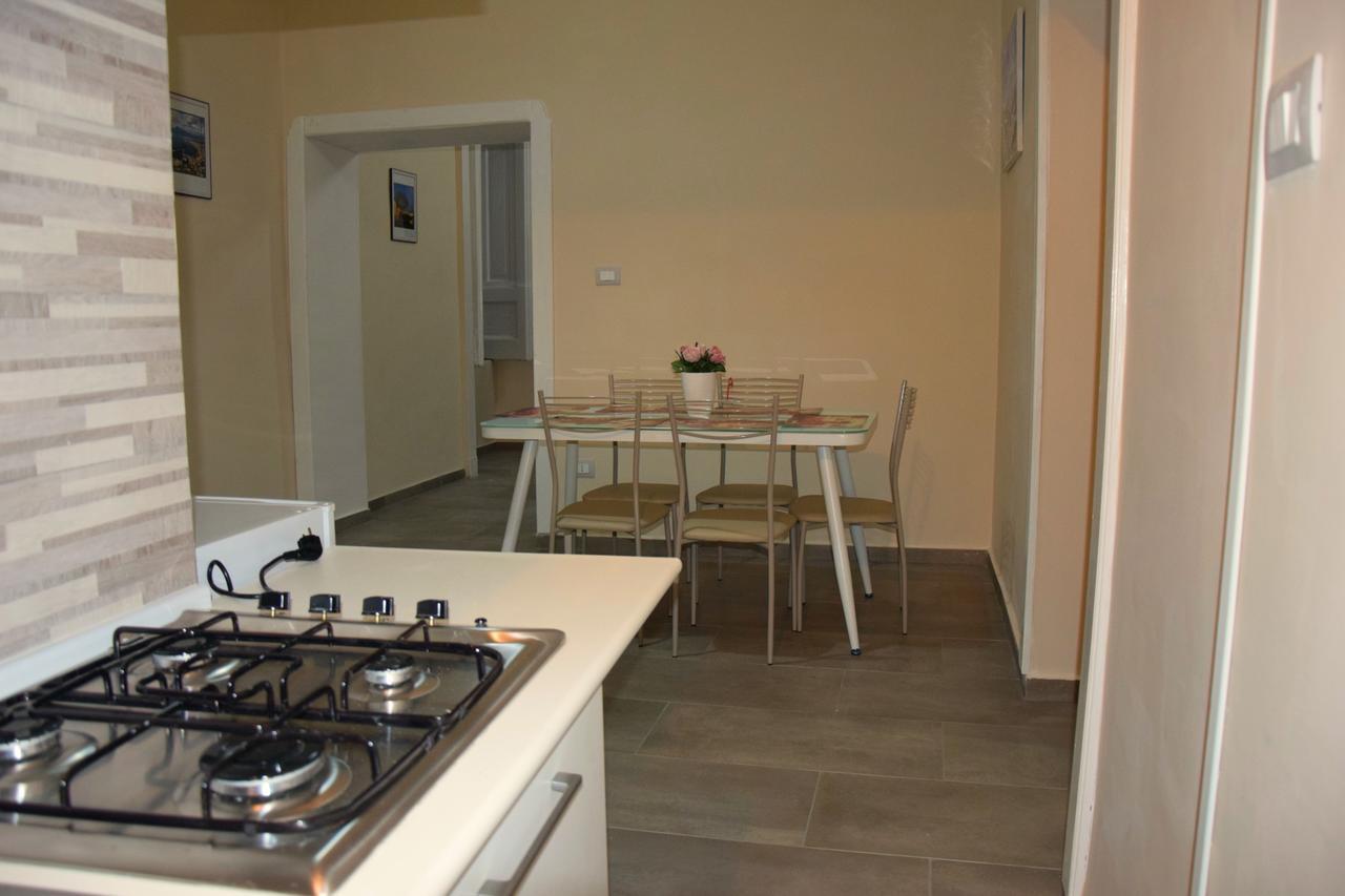 B&B Family Martone Castellammare di Stabia Bagian luar foto